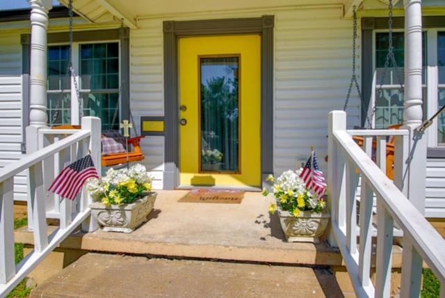 Historic Town Square Bungalow In Heart Of Brighton Atoka Buitenkant foto